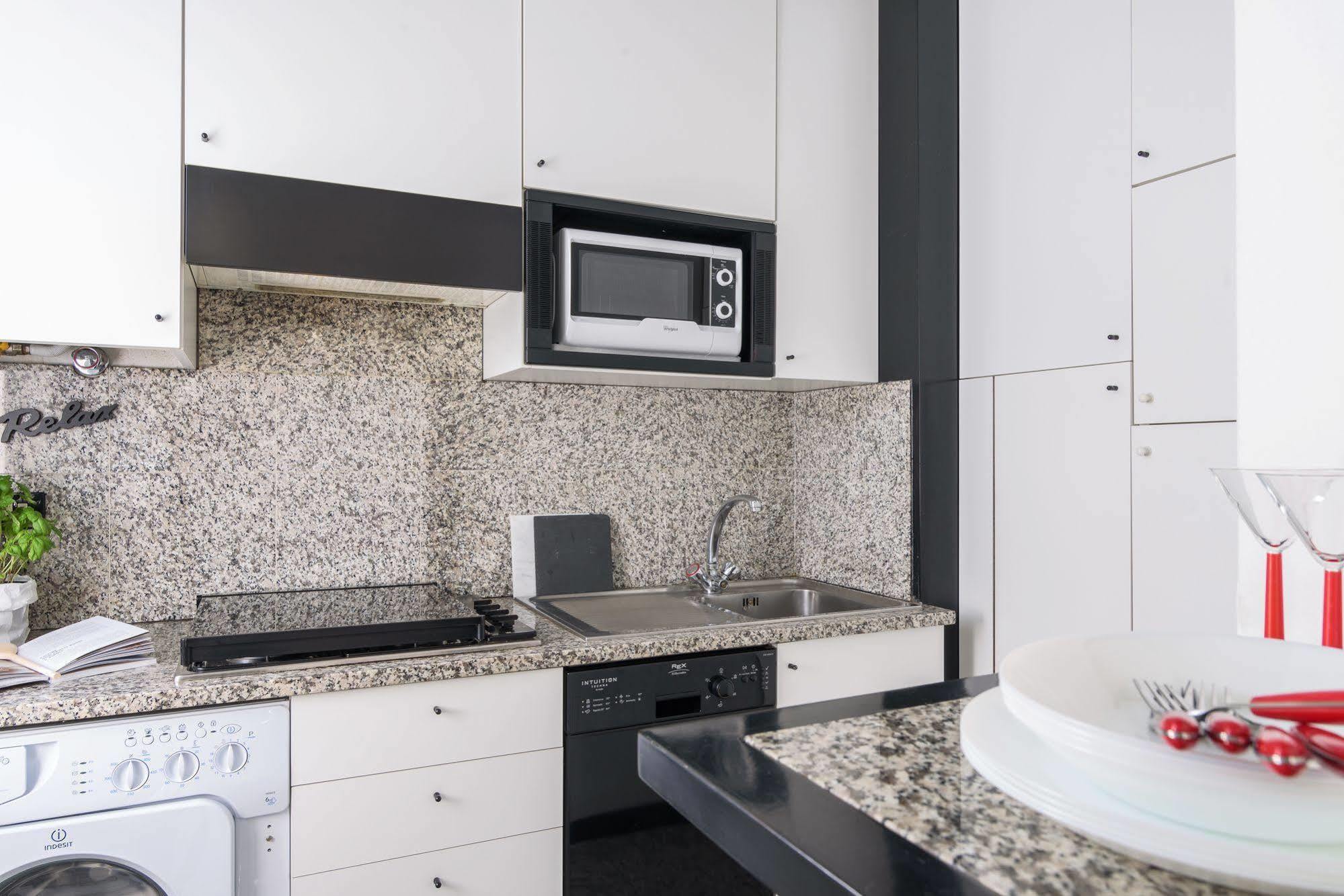 Alcuino Apartment Milano Exteriör bild